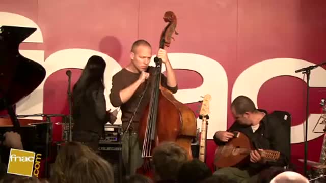 Avishai Cohen - Aurora Avishai Cohen - Aurora